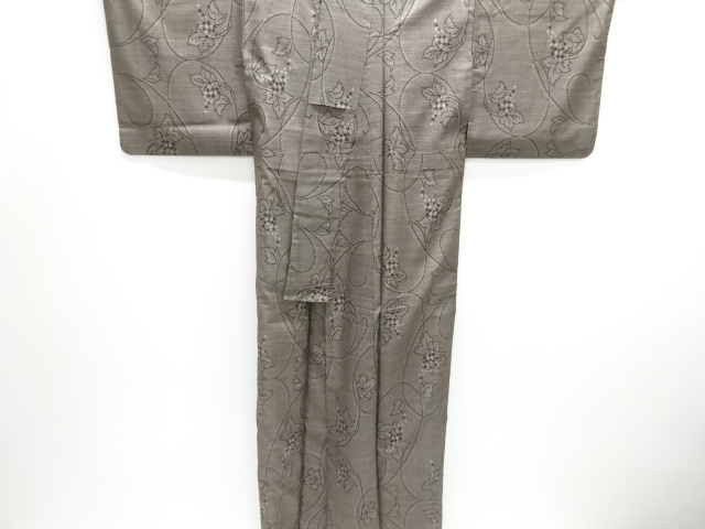  葡萄唐草模様織り出し本場泥大島紬着物(5マルキ)